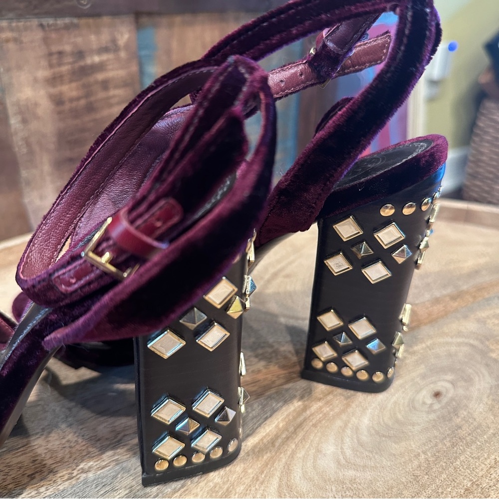 Tory Burch Rich Maroon Velvet Gold Studded Block Heels. Luxurious. U.S. 7.5 - Picture 10 of 16